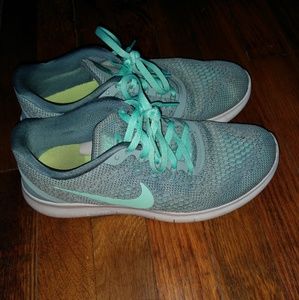 Nike Tennis shoes
